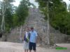 Barruelano bajo una pirámide Maya